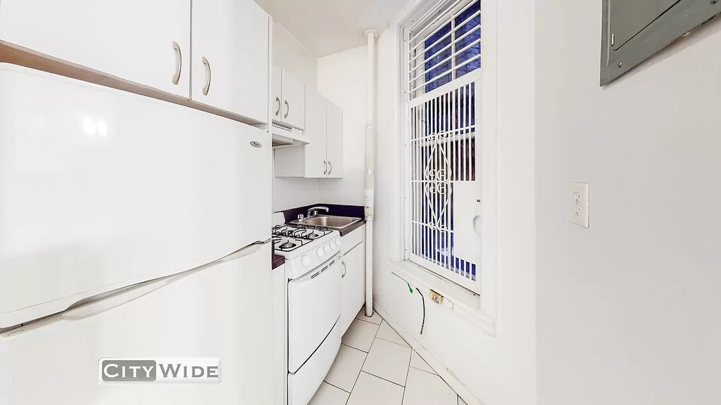 218 East 89th Street - Photo 1