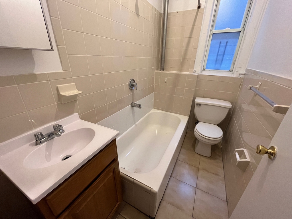 595 West 207th Street - Photo 3