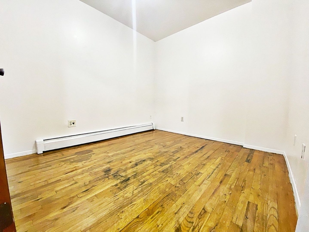 2309 West 12th Street - Photo 10