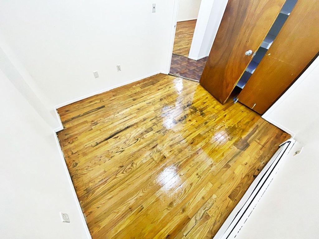 2309 West 12th Street - Photo 8