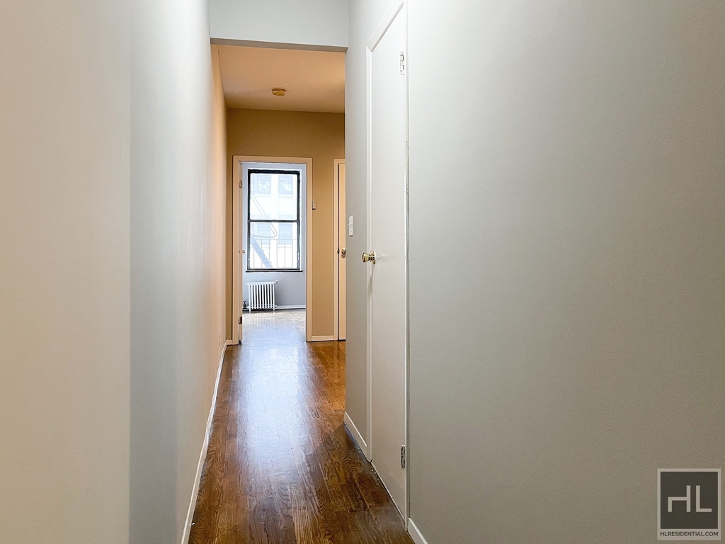 221 East 23rd Street - Photo 4