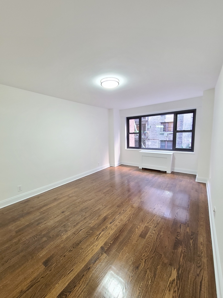 405 East 56th Street - Photo 8