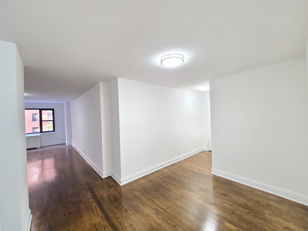 405 East 56th Street - Photo 12