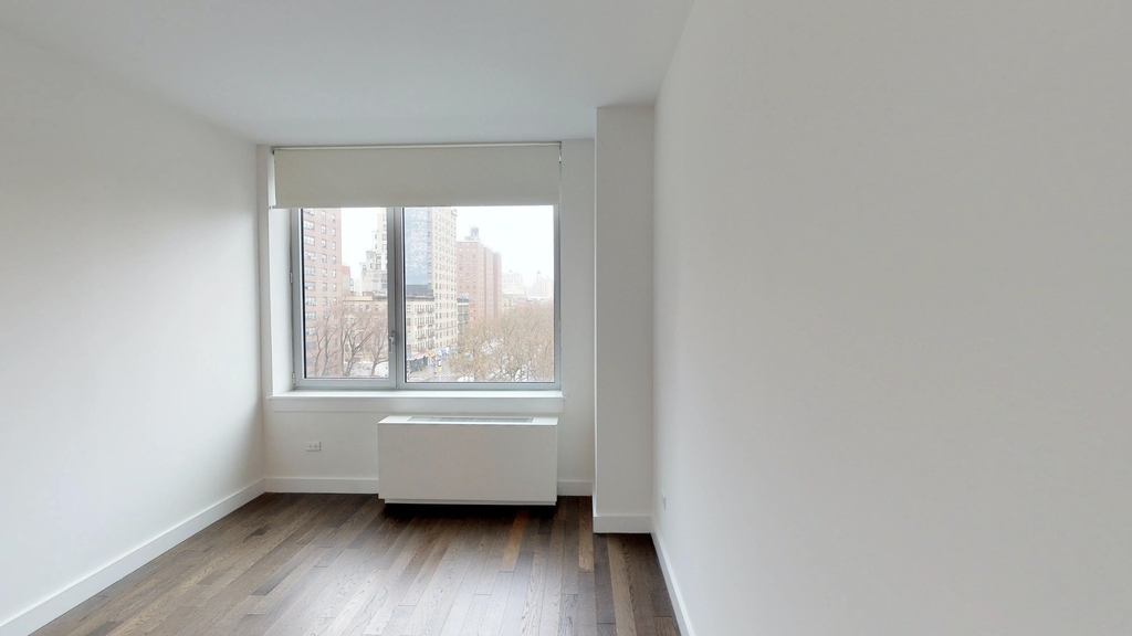 801 Amsterdam Avenue - Photo 4