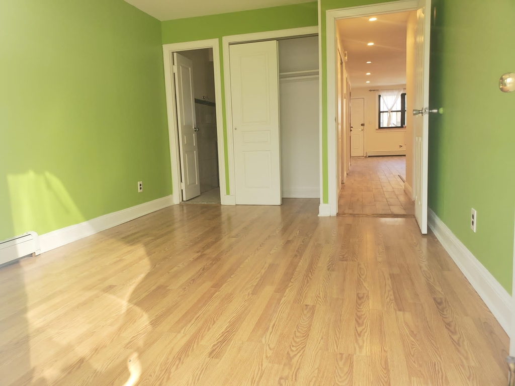 1056 Halsey Street - Photo 6