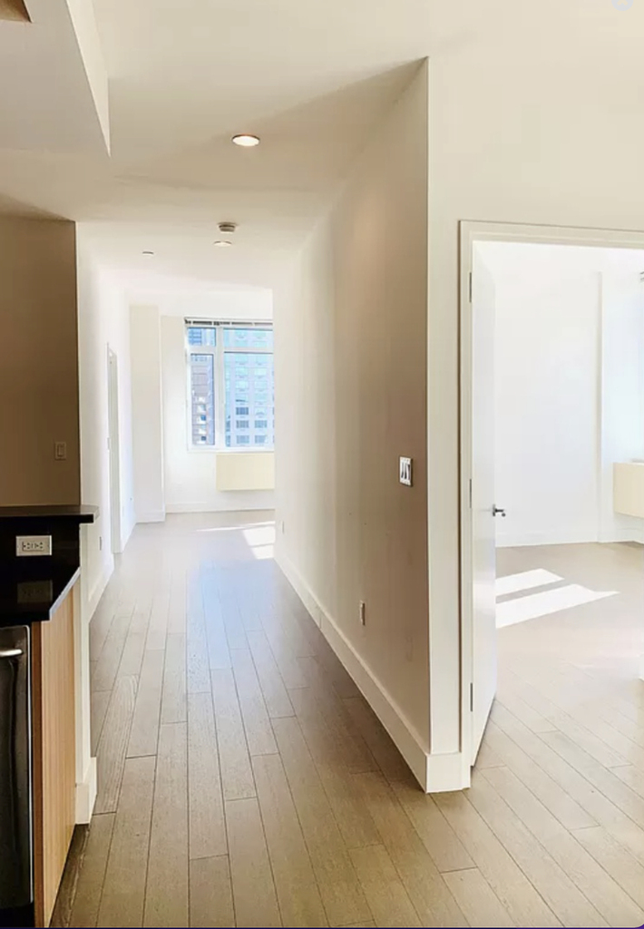 229 West 60th Street - Photo 5