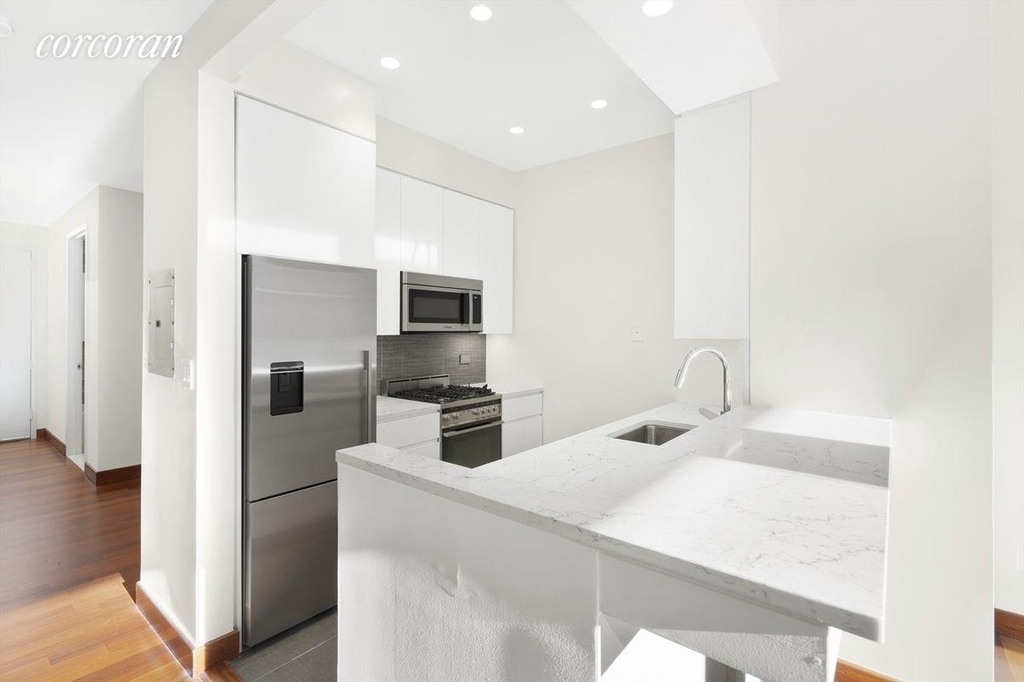 305 East 63rd Street - Photo 3