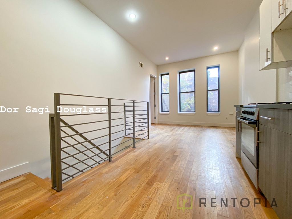 474 Lafayette Avenue - Photo 0