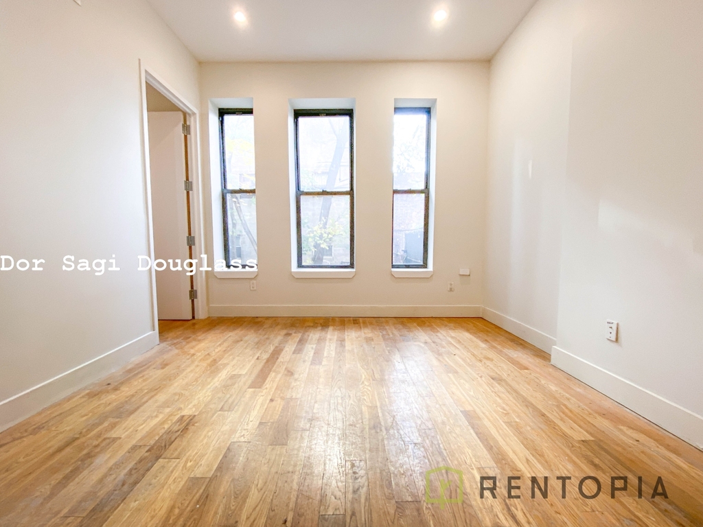 474 Lafayette Avenue - Photo 2