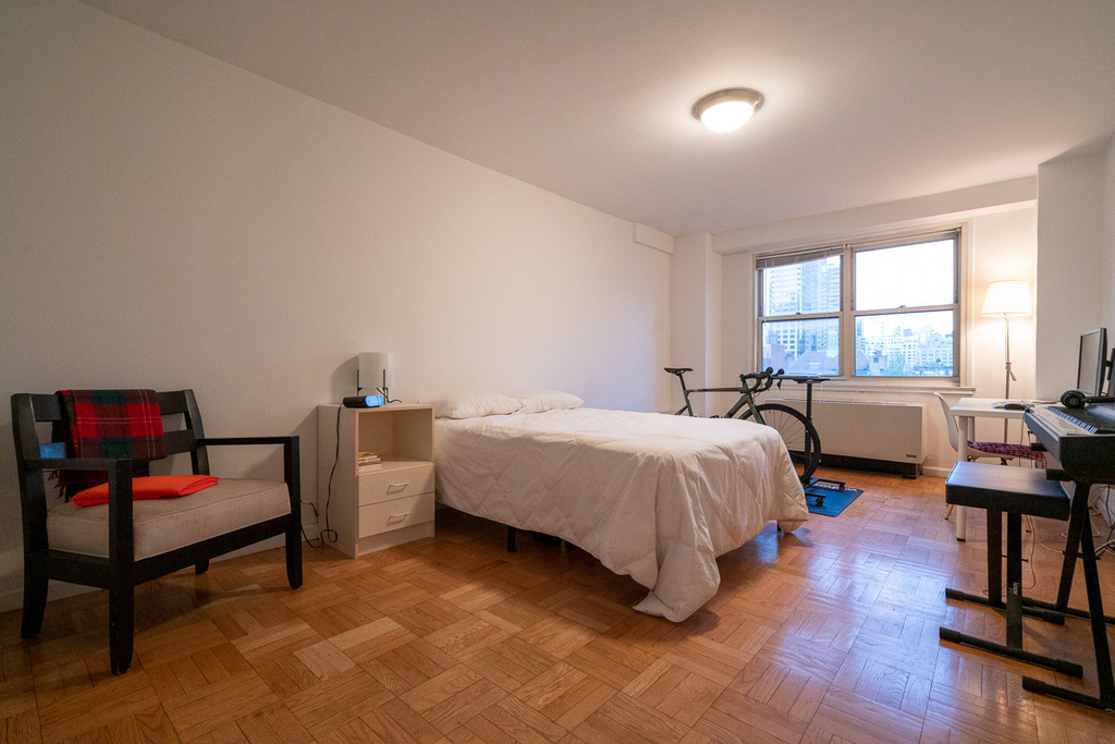 420 East 80th Street - Photo 2