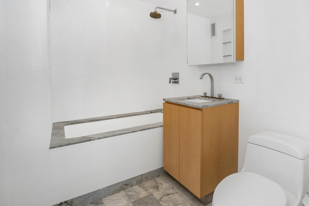 322 W 57th St - Photo 7