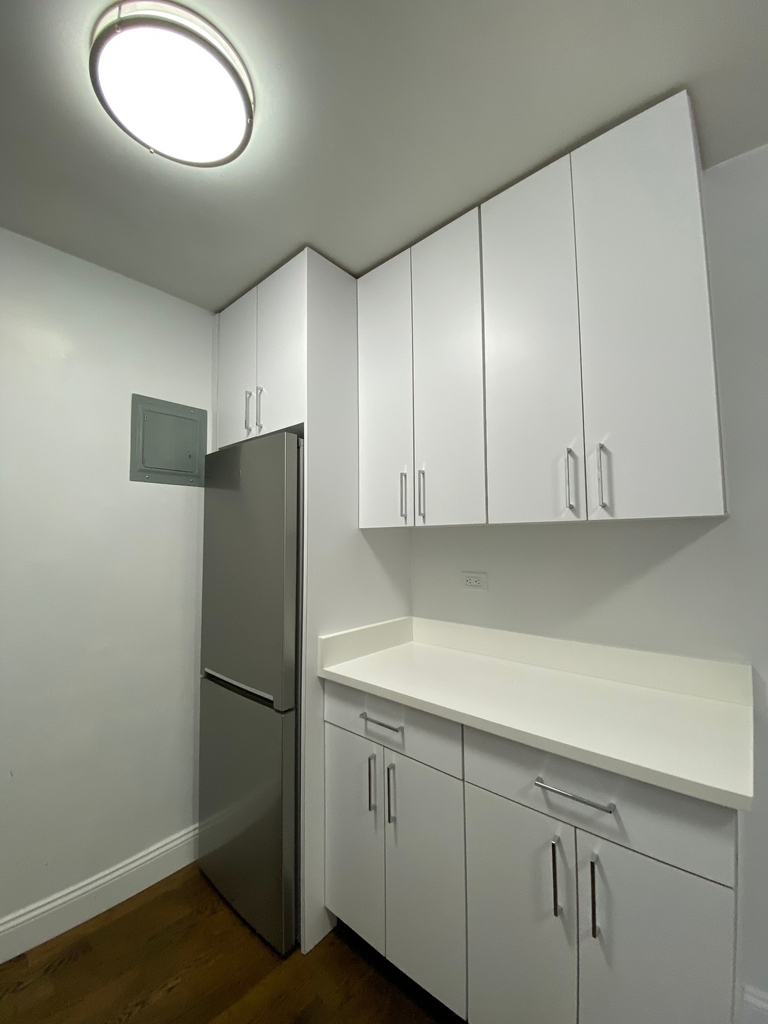 401 East 88th Street - Photo 4