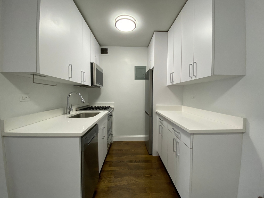 401 East 88th Street - Photo 6