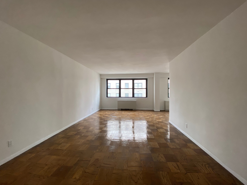 400 East 89th Street - Photo 2