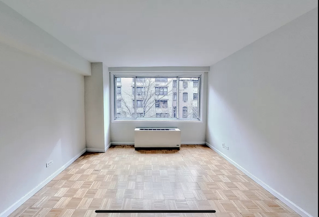 340 East 51st Street - Photo 3