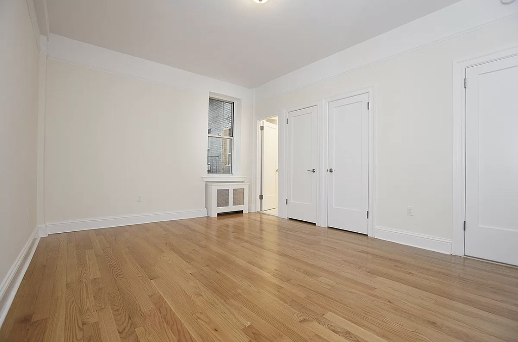 562 West End Avenue - Photo 1