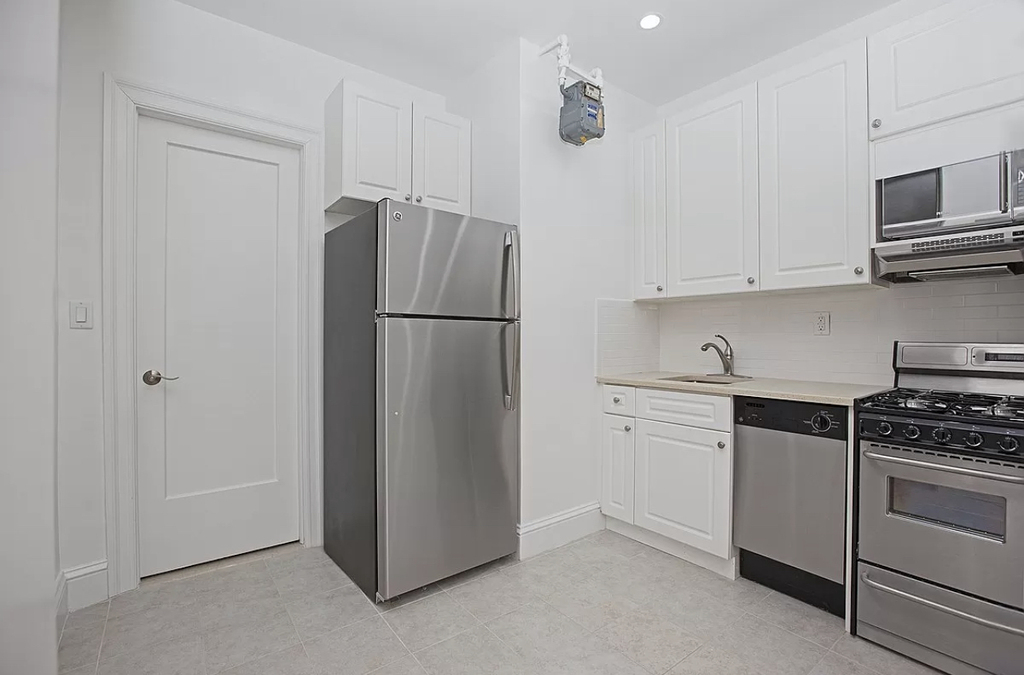 562 West End Avenue - Photo 4