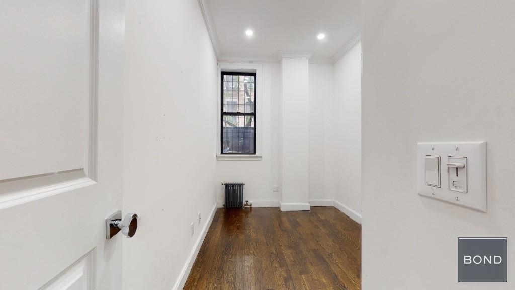 307 Mott Street - Photo 2