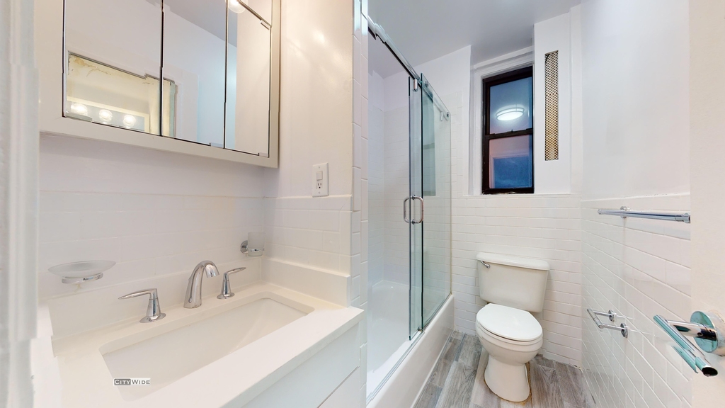 140 East 46th Street - Photo 4