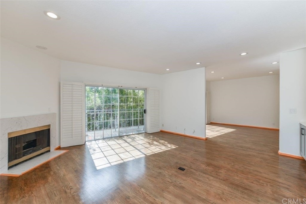 10650 Kinnard Avenue - Photo 2