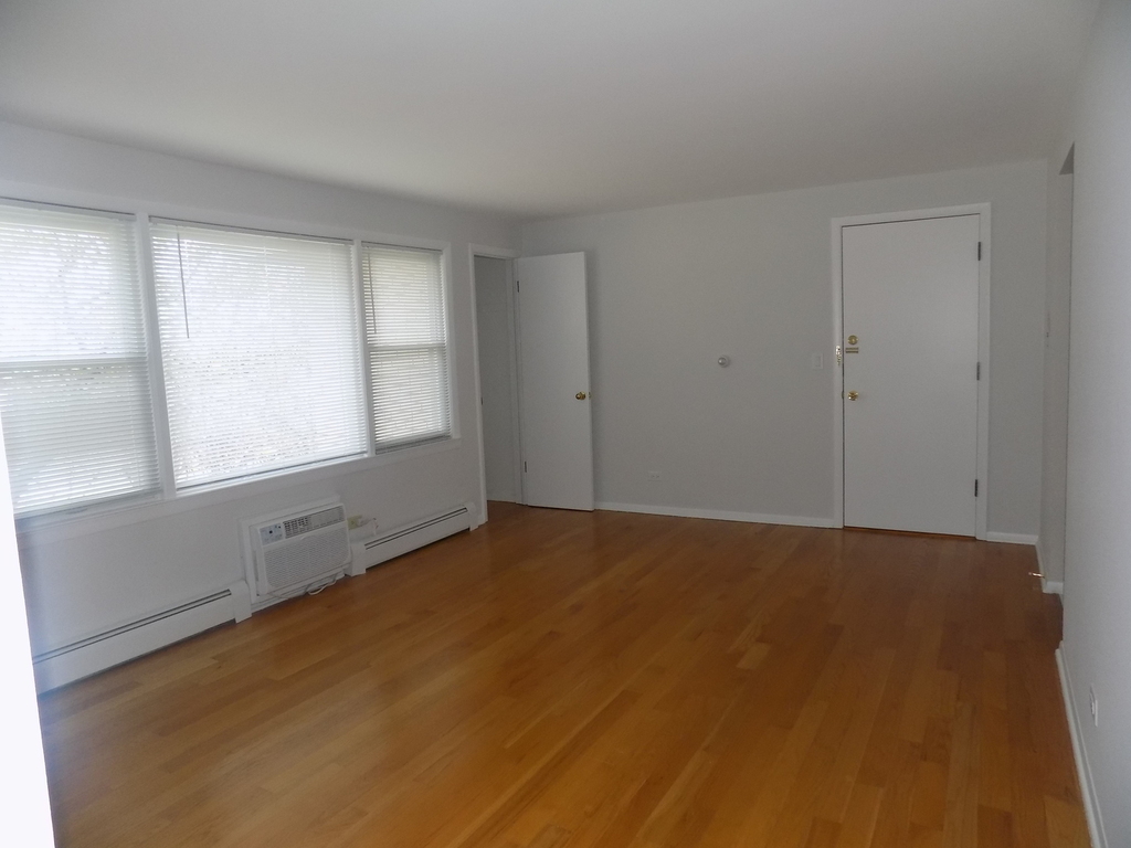 5700 West Montrose Avenue - Photo 9