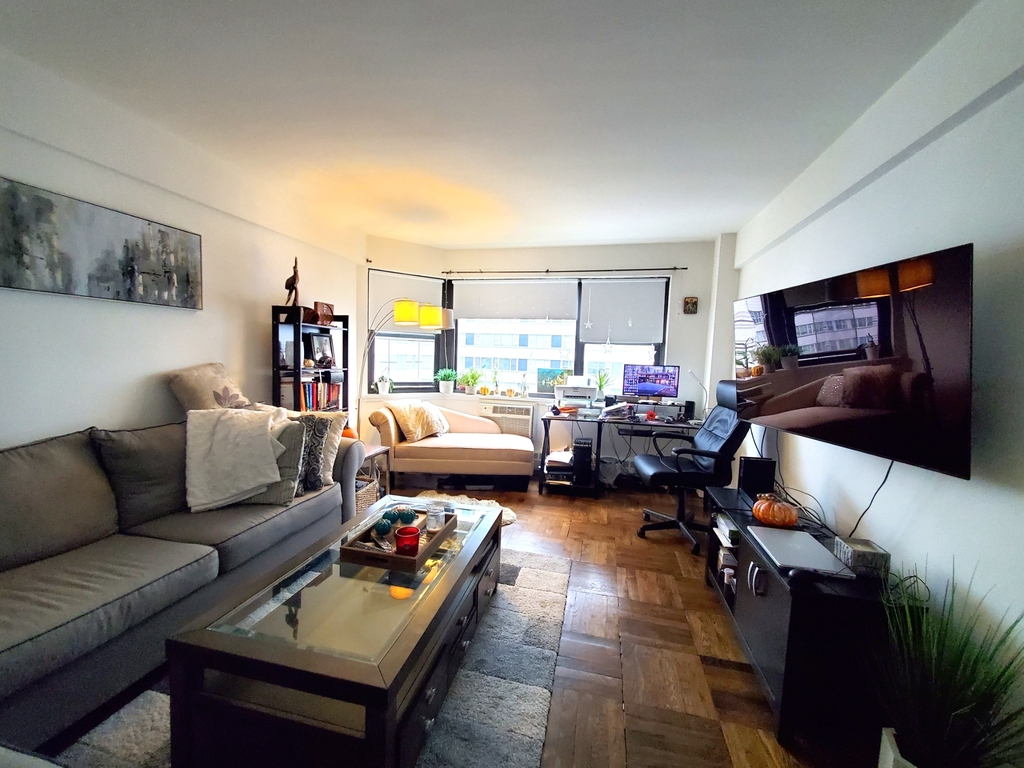 205 East 69th Street - Photo 7