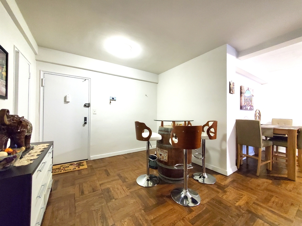 205 East 69th Street - Photo 4