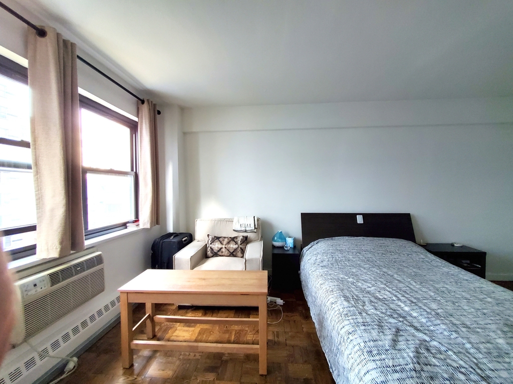 219 East 69th Street - Photo 9