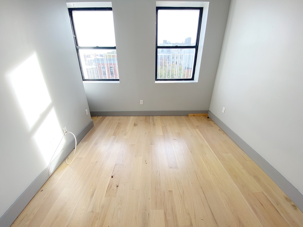 123 Pulaski Street - Photo 1