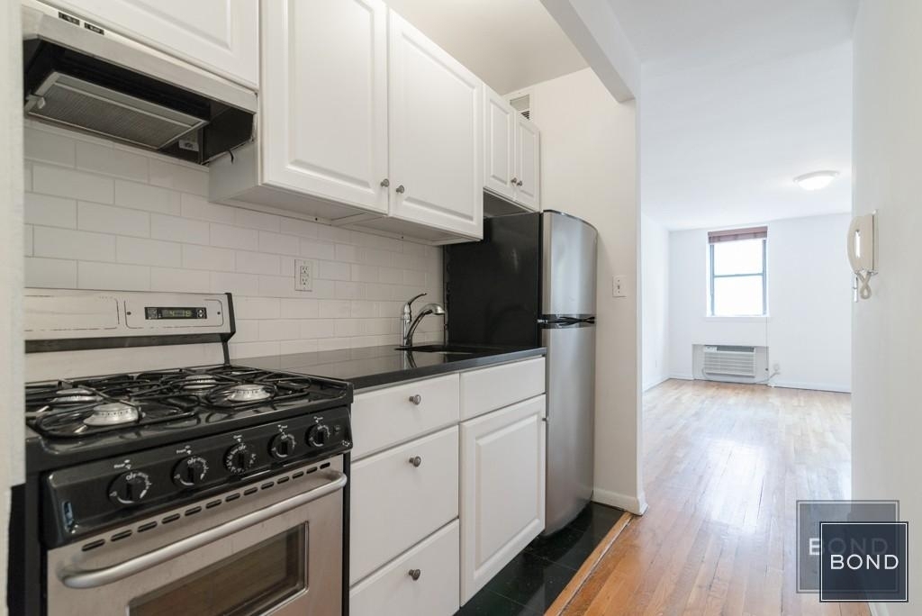 445 East 85th Street - Photo 2