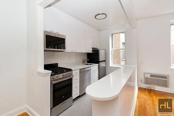 West 55th Street - Photo 1