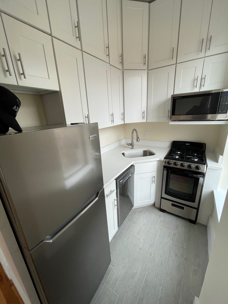 100 West 105th Street - Photo 3