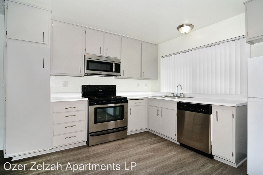 5417 & 5425 Zelzah Avenue - Photo 4