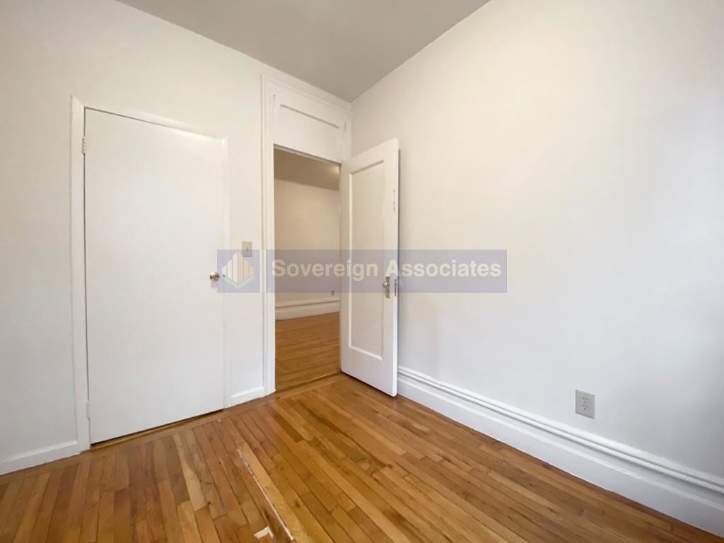 81 Cabrini Boulevard - Photo 3