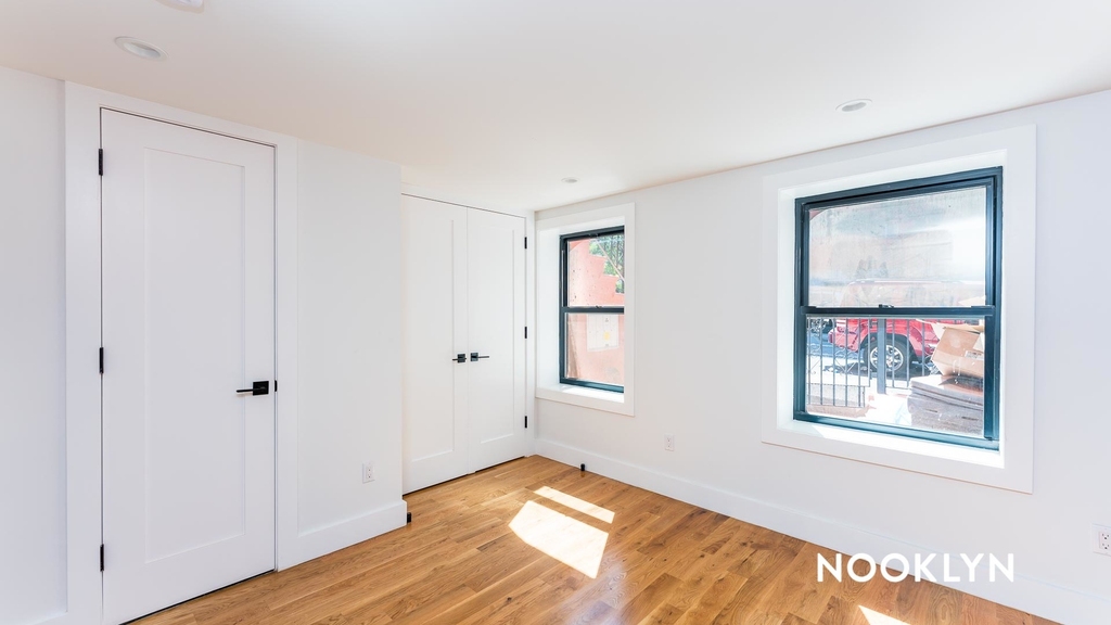 41 Vanderbilt Avenue - Photo 8