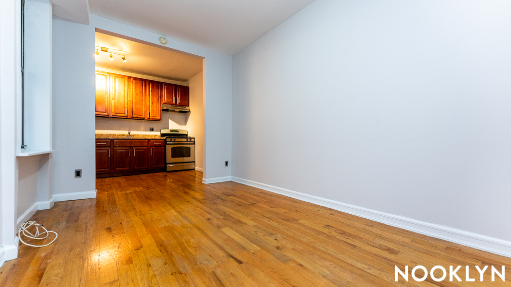 382 Montgomery Street - Photo 2