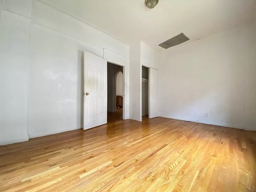 51 East 17th Street - Photo 2