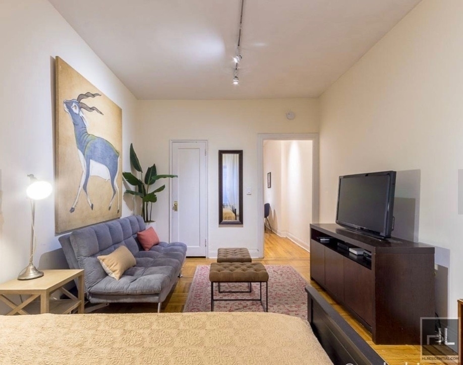 405 East 61 Street - Photo 2