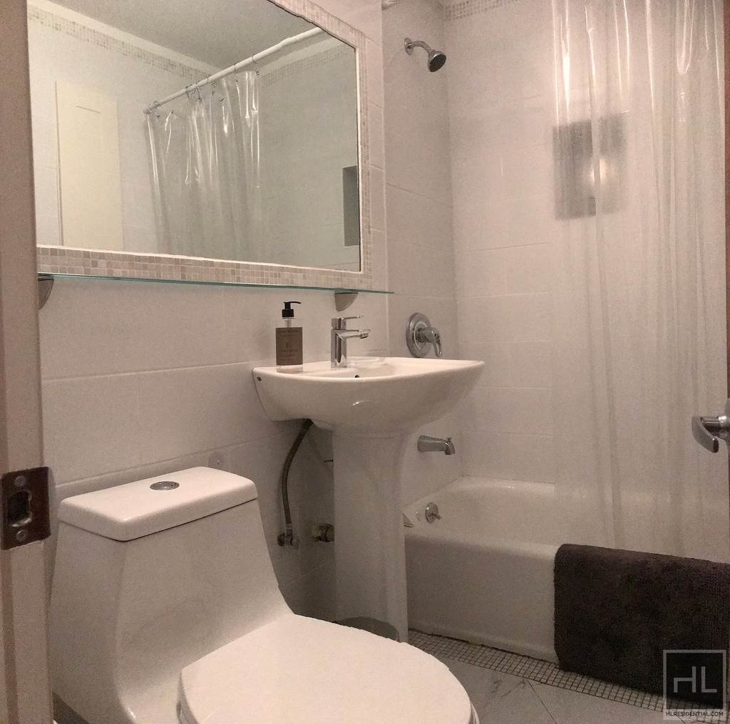 405 East 61 Street - Photo 9