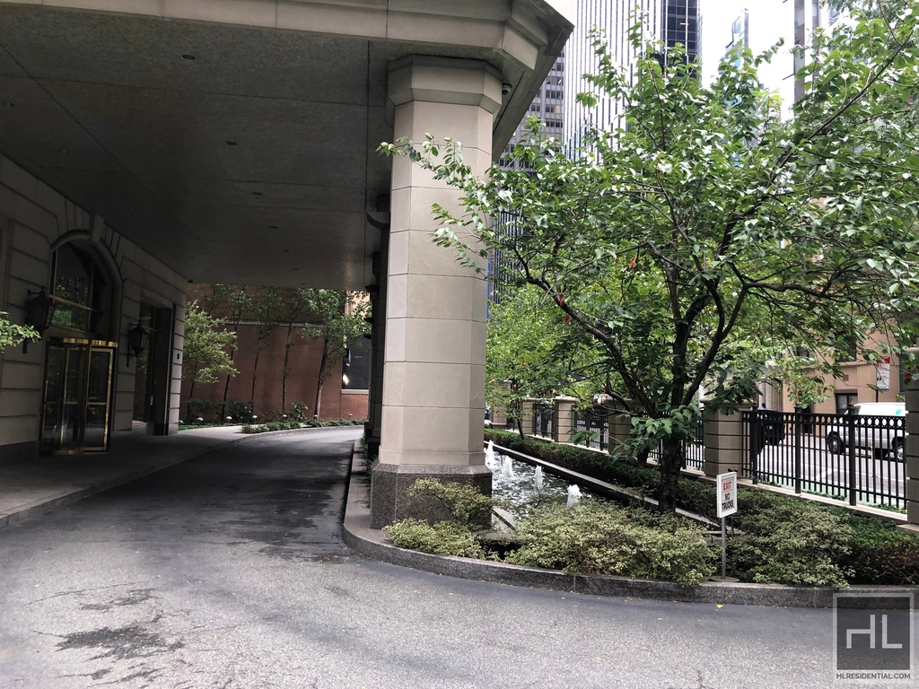 East 39th Street - Photo 8