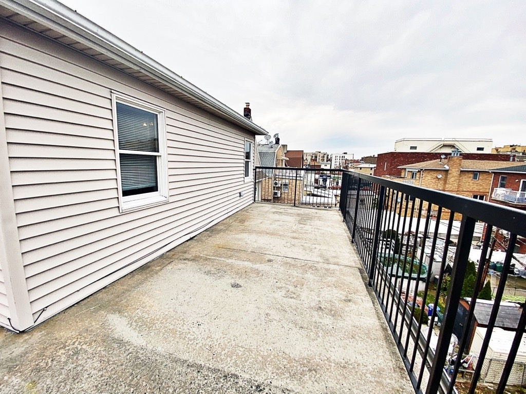 189 Bay 28th Street - Photo 11