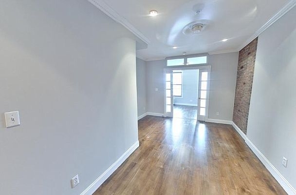 722 10th Avenue - Photo 2