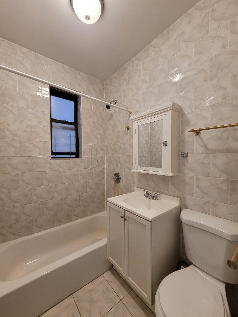 110-10 5th Avenue - Photo 3