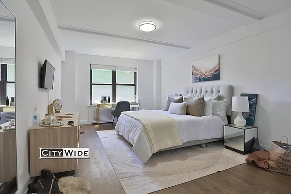 137 East 38th Street - Photo 3