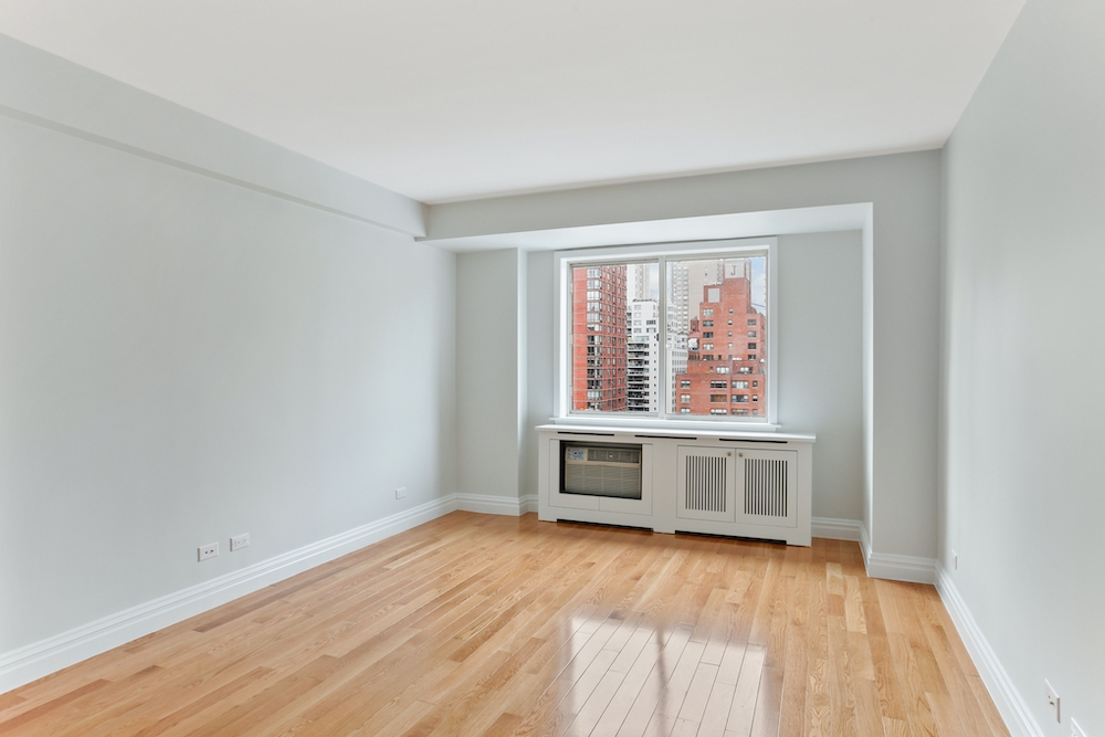 2 bed on East 65th Street - Photo 6