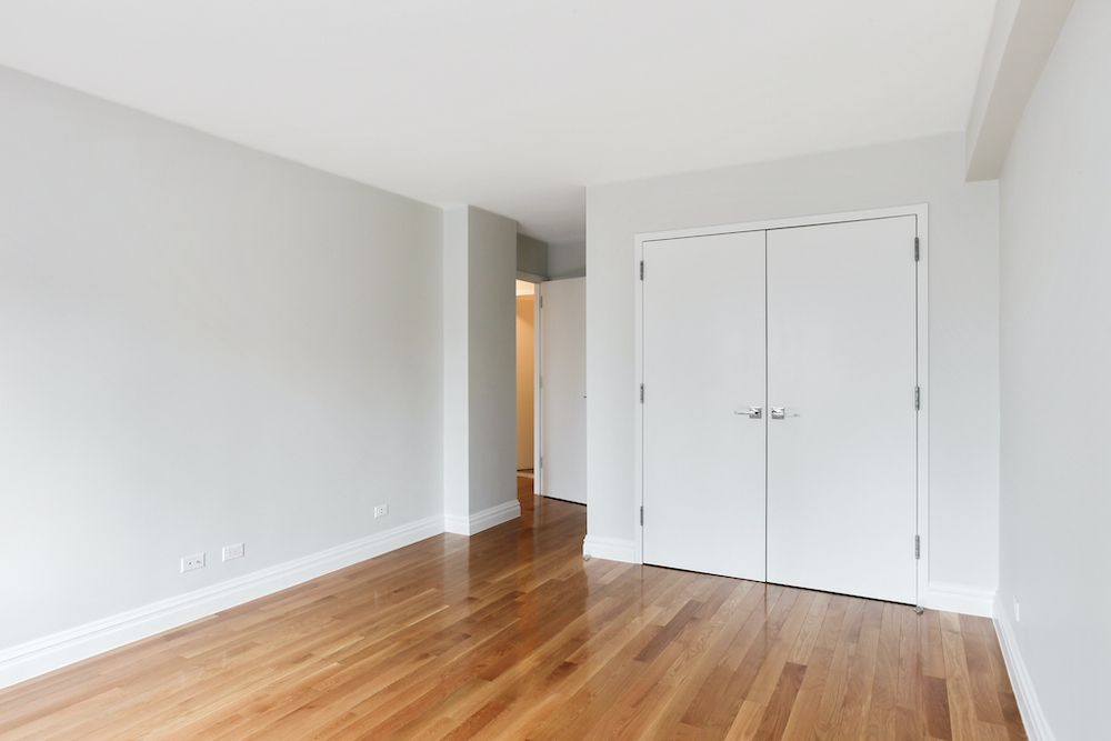 2 bed on East 65th Street - Photo 7