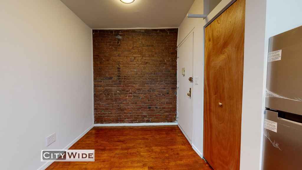 469 West 57th Street - Photo 5