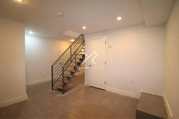 474 Lafayette Avenue - Photo 6