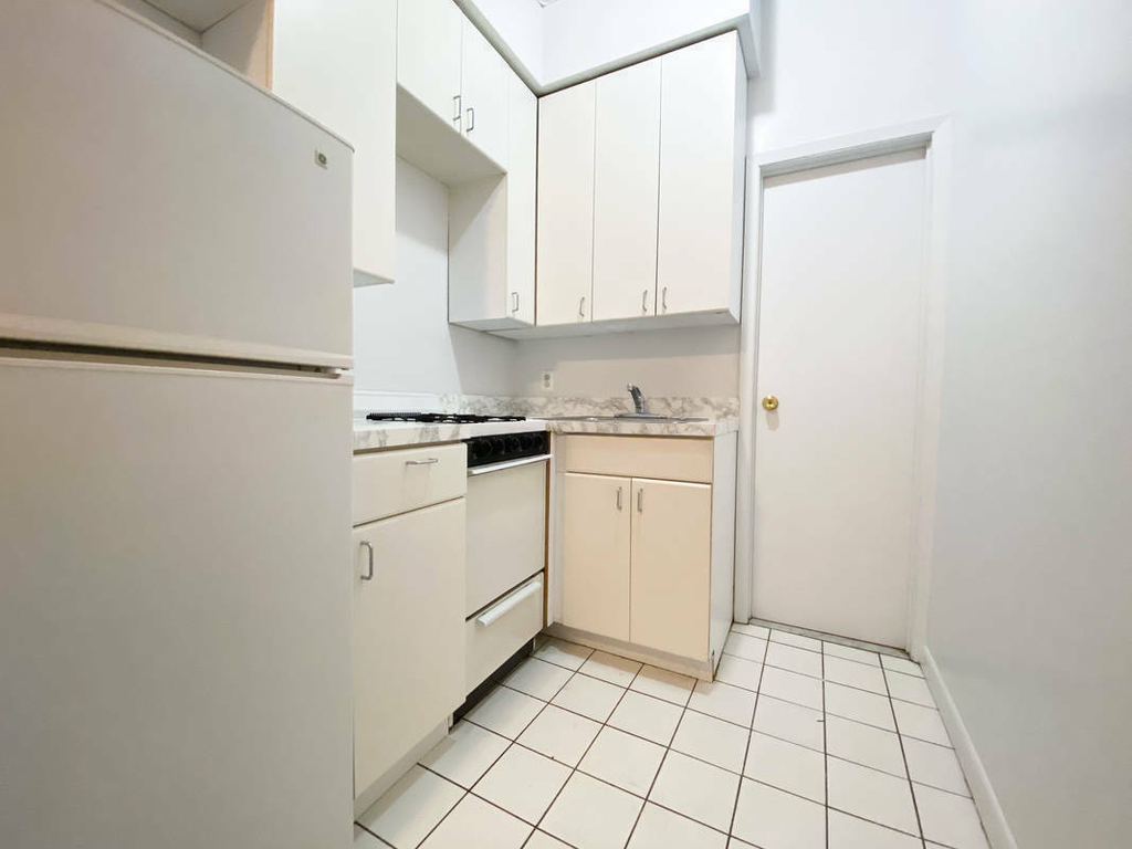 218 East 85th Street - Photo 3