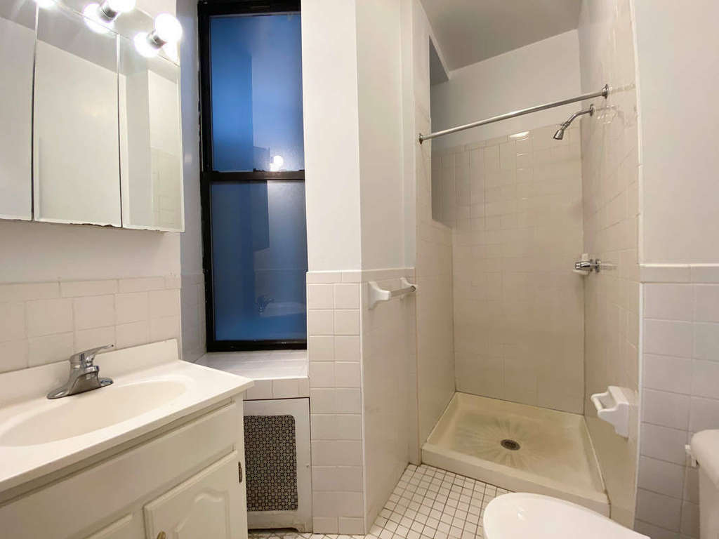 218 East 85th Street - Photo 5